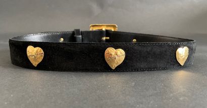 null Yves SAINT-LAURENT

Black suede belt embellished with gold metal hearts bearing...