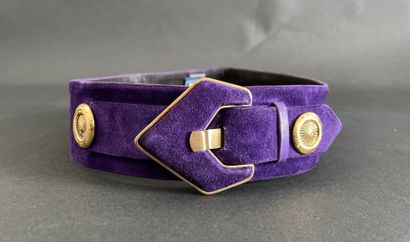 null Emmanuel UNGARO Parallel

Purple suede belt with golden buttons. 

Very good...