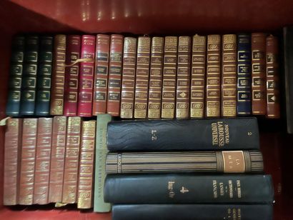 null Box of bound books including three volumes of "L'Histoire des voyages