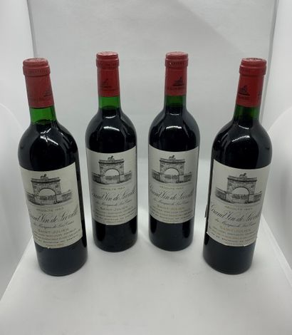 null 4 bouteilles de Château LEOVILLE LAS CASES Saint-Julien, 2 de 1985, 2 de 1983,...