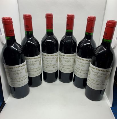 null 12 bouteilles de Château CHEVAL BLANC 1er Grand Cru Classé, Saint-Emilion Grand...