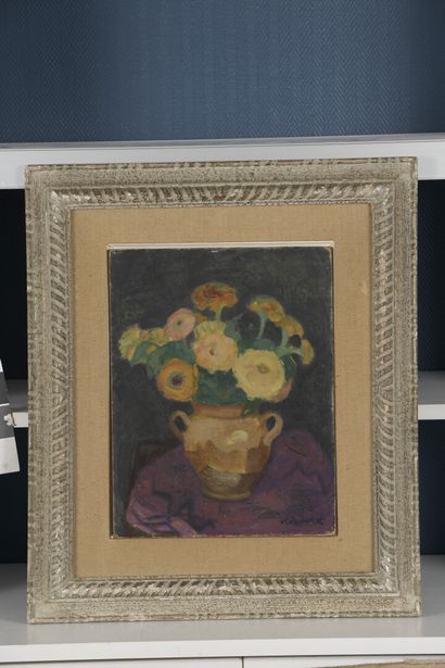 null Arthur KOLNIK

(Stanislawow 1890 1972 Paris)

Bouquet of flowers in a jug

Oil...