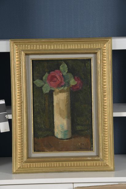 null Arthur KOLNIK		

(Stanislawow 1890 1972 Paris)

Vase de roses

Huile sur panneau,...