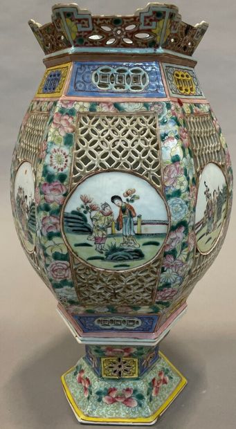 null Hexagonal lantern in polychrome enamelled porcelain with openwork latticework,...