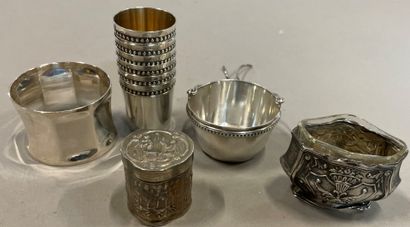 null Silver lot: napkin ring and 6 liqueur glasses from the PUIFORCAT house, tea...