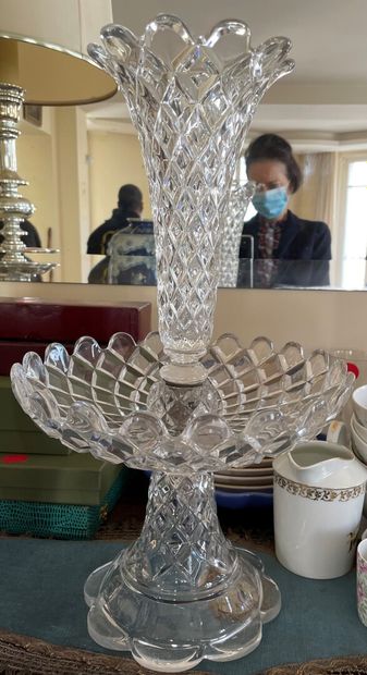 BACCARAT 
Cup topped by a cut crystal vase....