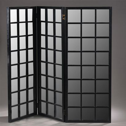  FRENCH WORK Three leaves screen with mirror background and black lacquered wood...
