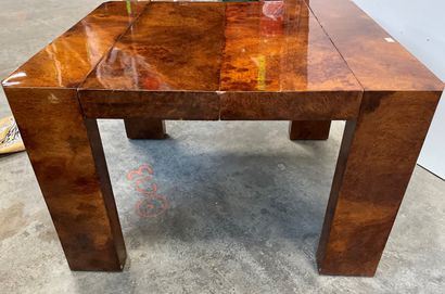 null Dining room table console in burr walnut veneer. 

Modern style. 

77 x 102...