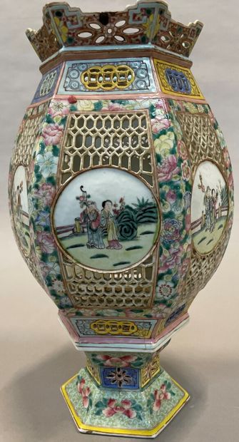 null Hexagonal lantern in polychrome enamelled porcelain with openwork latticework,...