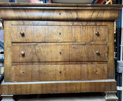 Rosewood veneer chest of drawers opening...