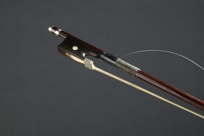 null Violin bow by LOTTE Roger-François in all its main parts, unsigned, mounted...