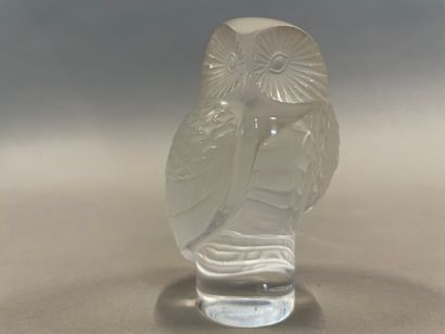  LALIQUE France 
Owl in crystal 
Signed at the tip. 
H : 9 cm