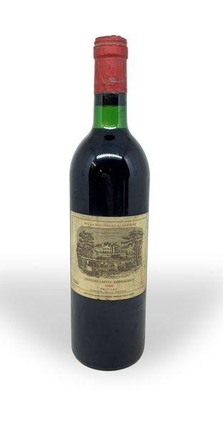 null 1 bottle of Château LAFITE-ROTHSCHILD Pauillac 1980, neck base, label and neutral...