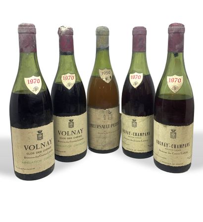 null 5 bouteilles du DOMAINE DES COMTES LAFON : 

- 2 VOLNAY Clos des Chênes 1970,...