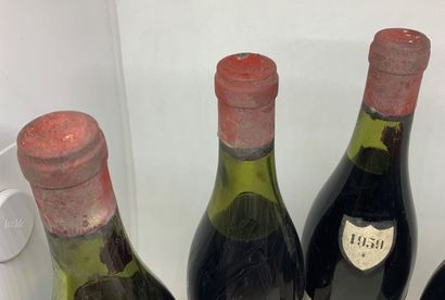  8 bouteilles : 
- 5 GEVREY-CHAMBERTIN 1959 de B. de Monthélie, 1 haute épaule, 1...