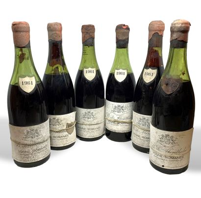 null 12 bouteilles de VOSNE ROMANEE de B. de Monthélie : 

- 8 de 1961, 2 haute épaule,...