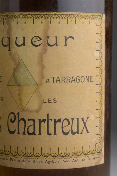 null 1 bouteille de CHATREUSE JAUNE, fabriquée à Tarragone, début du XXème, très...