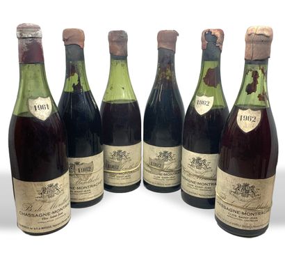  12 bouteilles CHASSAGNE-MONTRACHET Clos Saint-Jean de B. de Monthélie, 11 de 1962,...