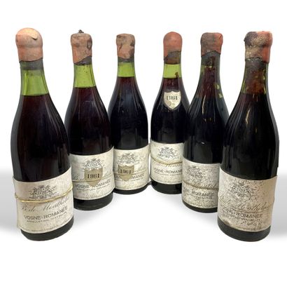 null 12 bouteilles de VOSNE ROMANEE de B. de Monthélie : 

- 8 de 1961, 2 haute épaule,...