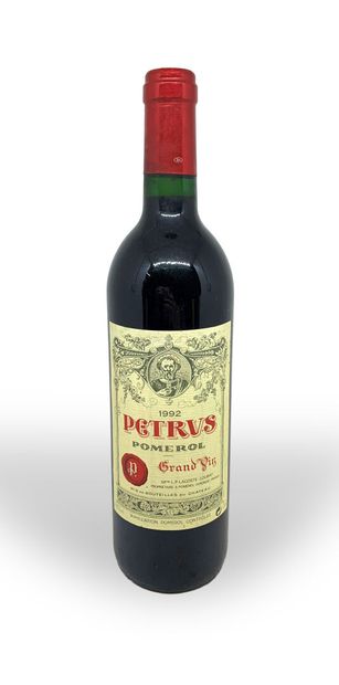 null 1 bouteille de PETRUS Pomerol 1992, Grand Vin, Mme L.P. Lacoste-Loubat, étiquette...