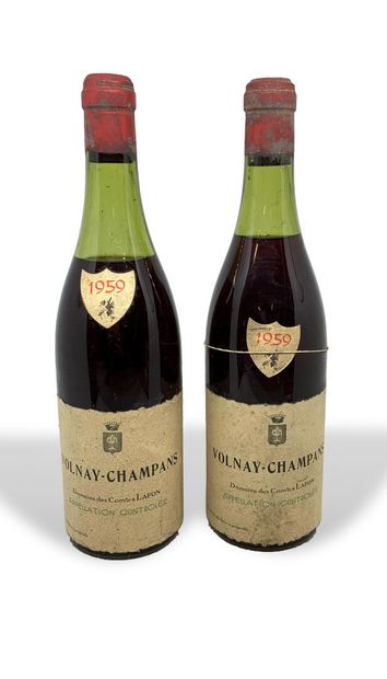  2 bouteilles de VOLNAY-CHAMPANS 1959 du Domaine des Comtes Lafon, 1 mi-épaule, 1...