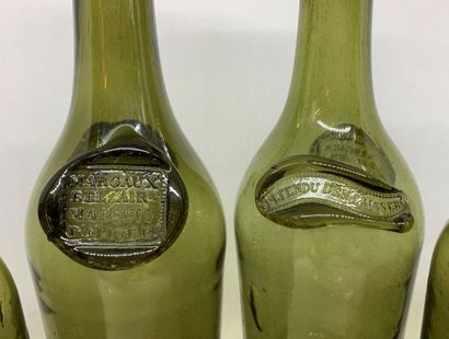  6 bouteilles vides de BEL AIR MARQUIS D'ALIGRE, verre soufflé, couleur olive, 1ère...
