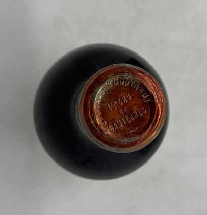 null 1 bottle of Château SUDUIRAUT 1947 1er cru de Sauternes, base neck, no label,...