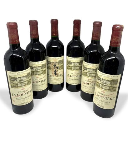 null 12 bouteilles de Château LA LOUVIERE Pessac-Léognan 1999, 2 étiquettes abîmées...
