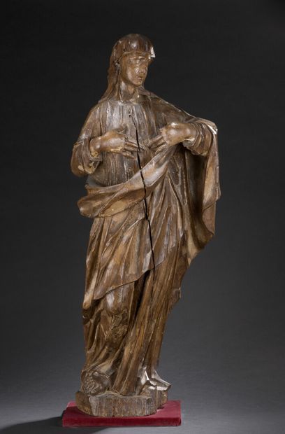 null Vierge de Calvaire en chêne sculpté avec restes de polychromie, dos ébauché....