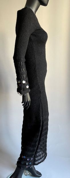 null Bazar de Christian LACROIX

Longue robe en laine noire, le bas de la robe et...