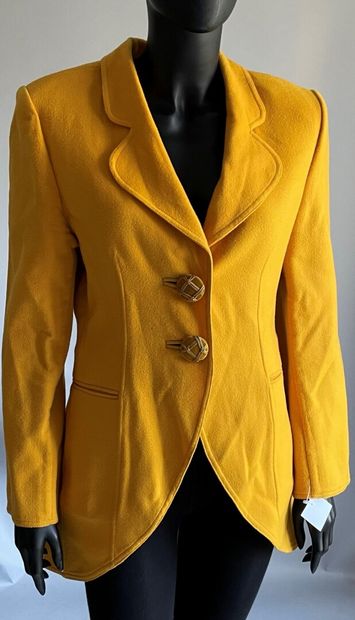 null Christian DIOR Boutique 

Veste en laine et cachemire jaune, simple boutonnage,...