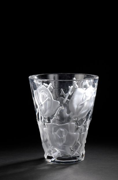 null CRISTAL LALIQUE

Vase « Ispahan » (modèle créé en 1952). Épreuve en cristal...