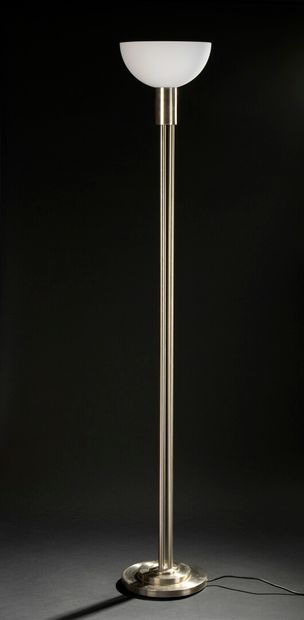 null Jean PERZEL (workshop)

Floor lamp, model 35 V of the workshop reference, with...