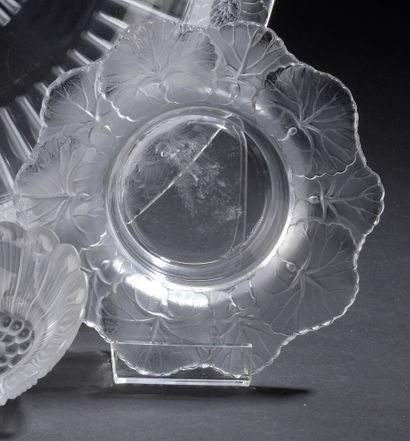 CRYSTAL LALIQUE

Two ashtrays 