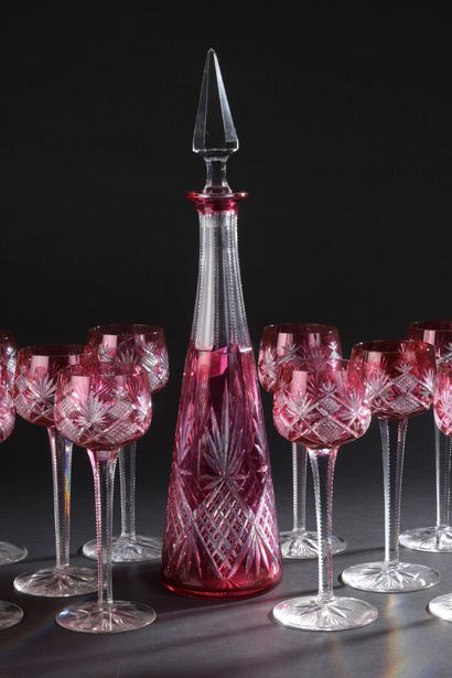 null Service of 12 wine glasses of the Rhine in pink doubled crystal with decoration...