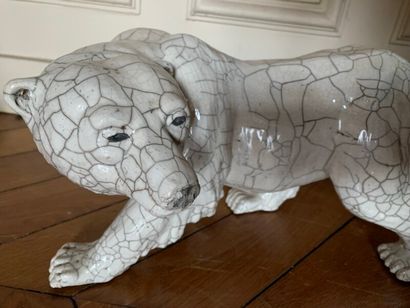 null Bear in cracked ceramic.

21 x 42 cm.