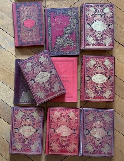 null Important lot de livres reliés et brochés dont des Jules Verne.