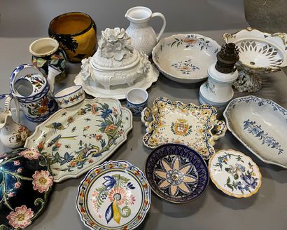 Case of earthenware: plates, tureen, dishes,...