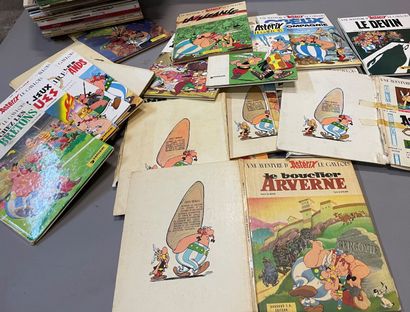 null Lot de bandes-dessinées et livres dont quelques éditions originales d'Astérix.

Usures,...