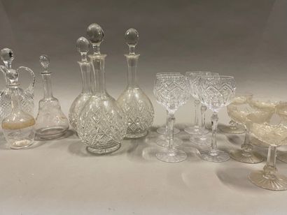 Box of carafes, cups, cut crystal glasses...