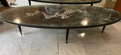 null Oval coffee table in black lacquered wood with inlaid eggshell decoration representing...