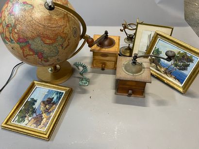 null Two boxes of various knick-knacks: world map, coffee grinders, brassware (basins,...