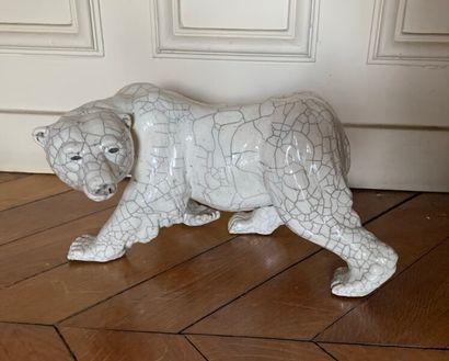 null Bear in cracked ceramic.

21 x 42 cm.