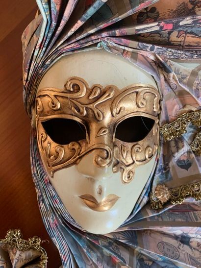 null Mask of Venice.

64 x 34 cm.