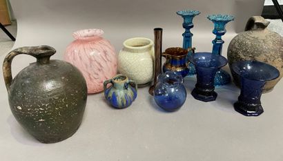 Lot of vases, candlesticks, jugs: glass,...
