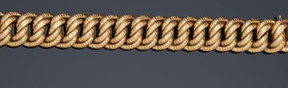 null Bracelet American mesh chain in yellow gold. 

Weight : 39,3 g.