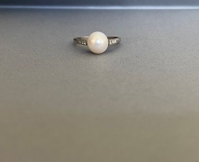 Ring decorated with a fine pearl

Set in...
