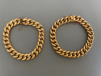 Lot of two yellow gold gourmette bracelets.

Total...