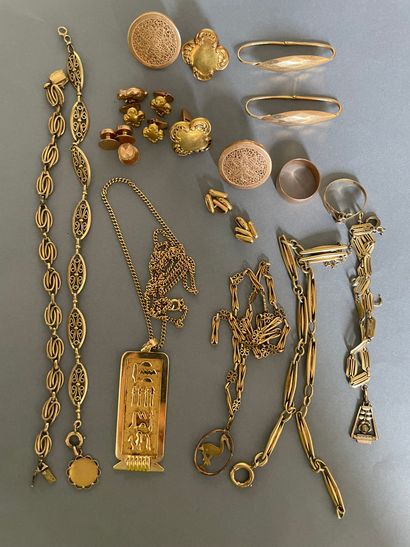null Lot of various gold jewels: buttons of breastplate, wedding ring, ring mount,...