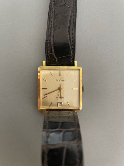 null EVIANA 

Montre bracelet d'homme, le boitier carré en or jaune. 

Mouvement...